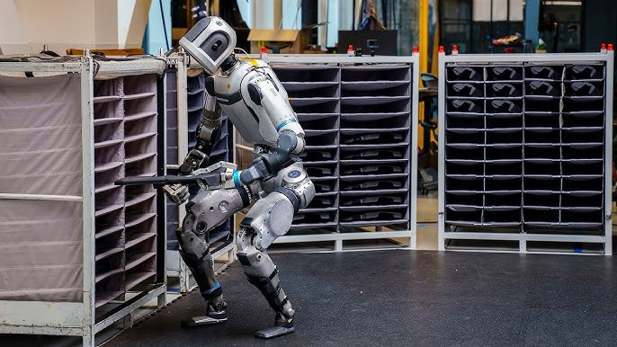 Boston Dynamics - Vedd, vidd, helyezd, ismételd | A laboratóriumban az Atlas-szal